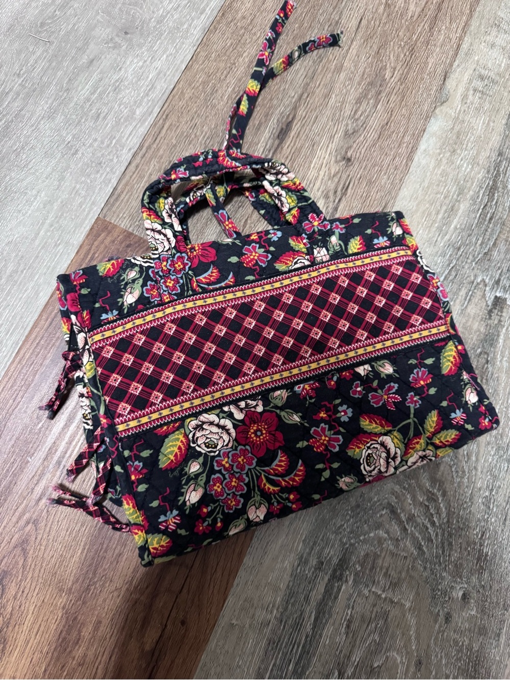 Vintage Very Brantley Quilted Floral Tote Bag in Black and Red